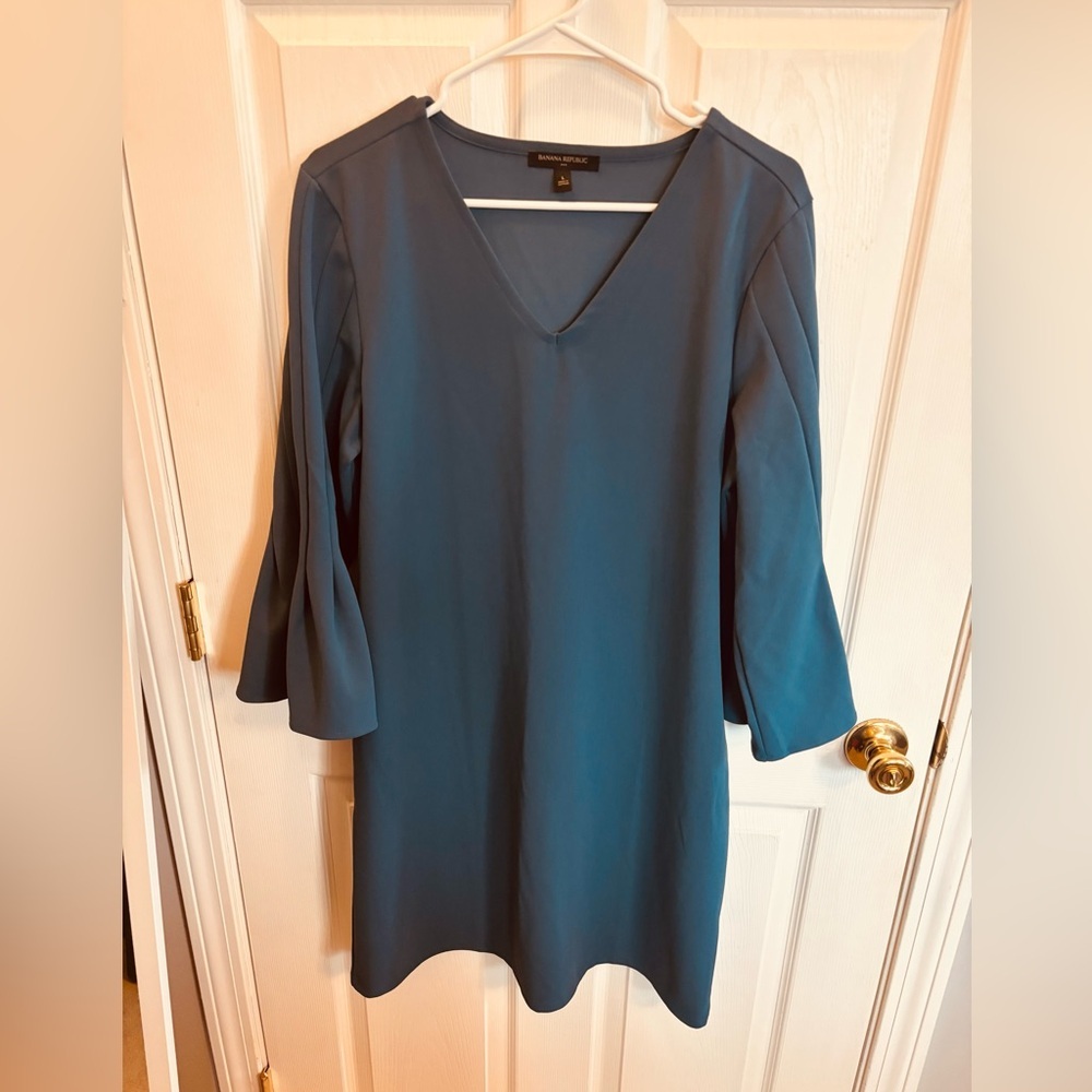 Elegant Blue V-Neck Dress